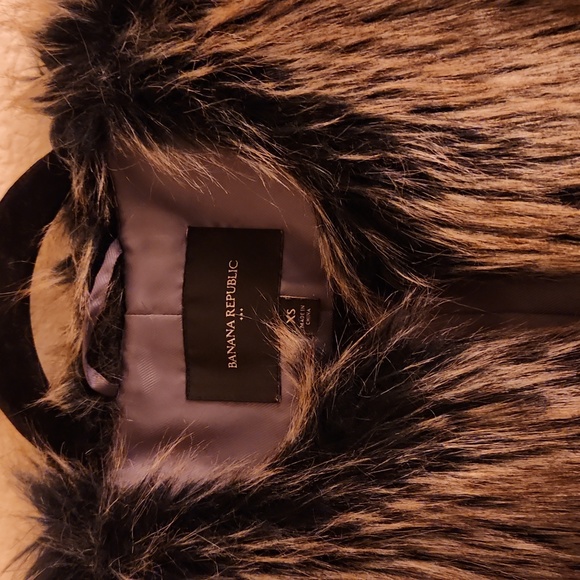 Banana Republic Faux Fur Vest - Picture 2 of 5